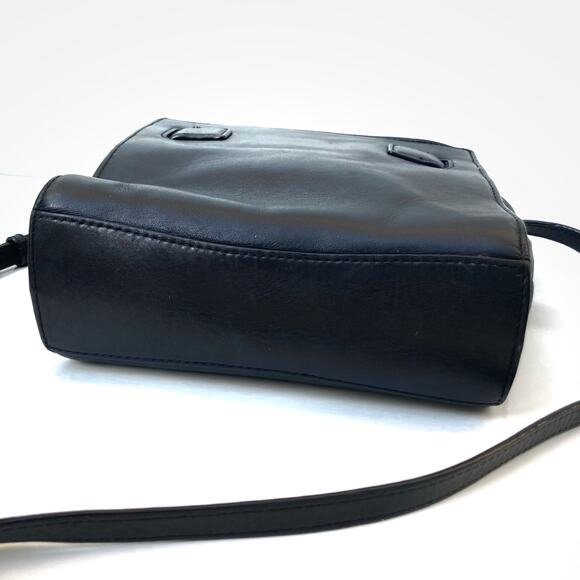 Michael Kors Hamilton Travel Mini Crossbody |  Black Leather | Gold Chain Accent - Picture 3 of 16